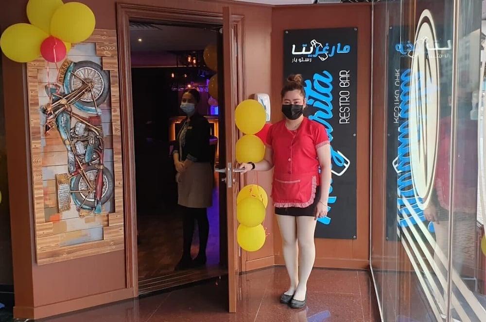 ニアル ホテル ドバイ エクステリア 写真